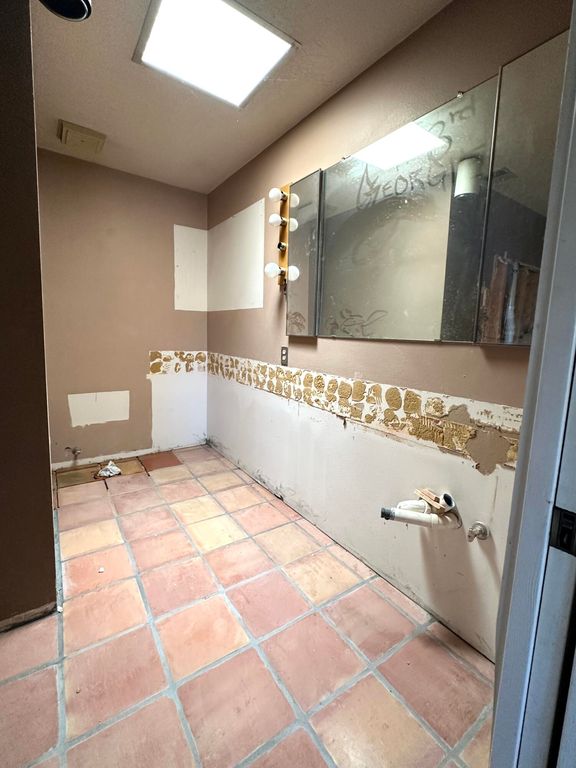 Image 22 of property listing at 621 N Palmer Lane NE, Rio Communities, NM 87002