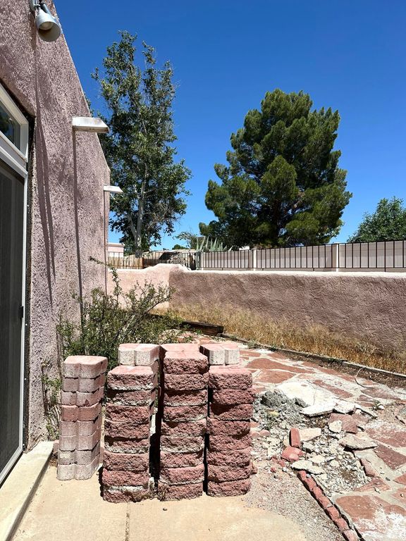 Image 36 of property listing at 621 N Palmer Lane NE, Rio Communities, NM 87002