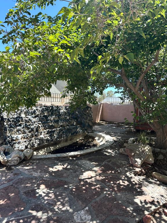 Image 37 of property listing at 621 N Palmer Lane NE, Rio Communities, NM 87002