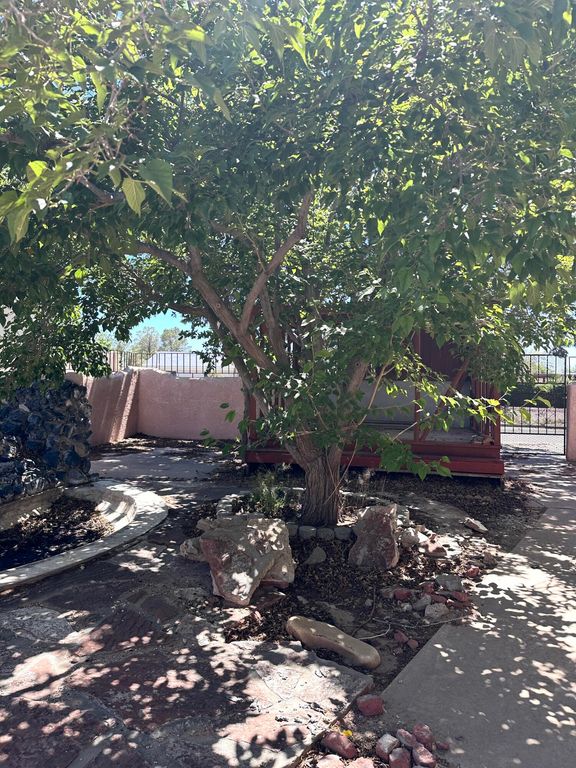 Image 38 of property listing at 621 N Palmer Lane NE, Rio Communities, NM 87002