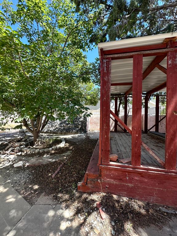 Image 40 of property listing at 621 N Palmer Lane NE, Rio Communities, NM 87002