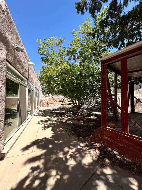 Image 41 of property listing at 621 N Palmer Lane NE, Rio Communities, NM 87002