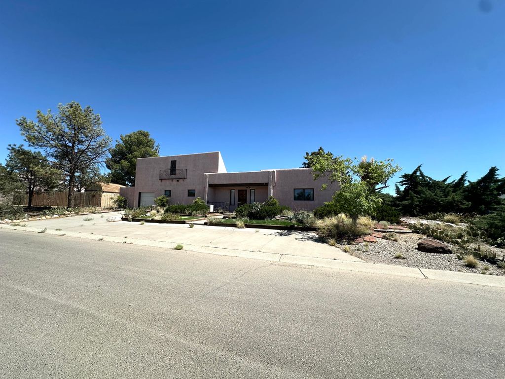 Image 45 of property listing at 621 N Palmer Lane NE, Rio Communities, NM 87002