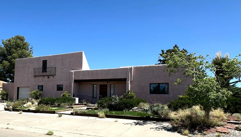 Image 46 of property listing at 621 N Palmer Lane NE, Rio Communities, NM 87002