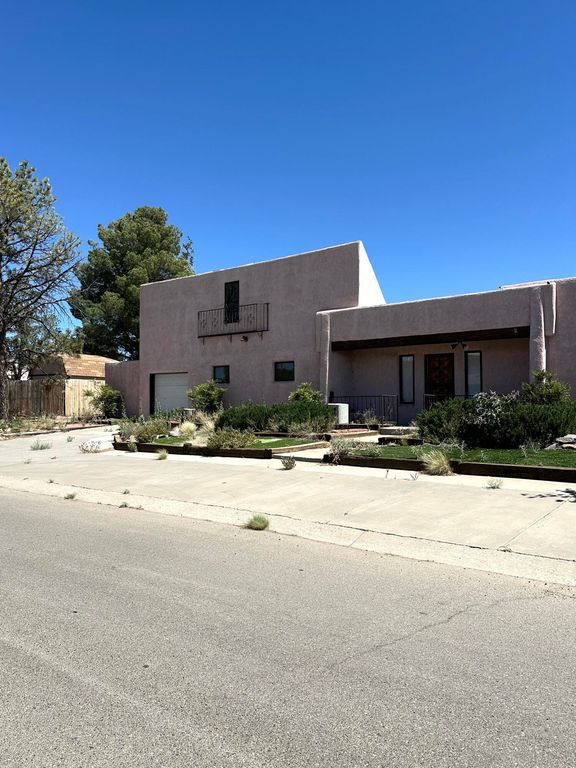 Image 47 of property listing at 621 N Palmer Lane NE, Rio Communities, NM 87002