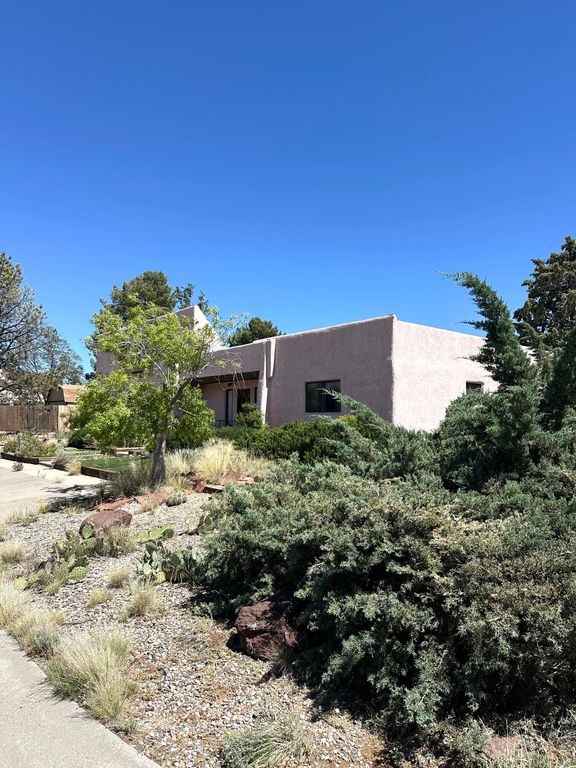 Image 49 of property listing at 621 N Palmer Lane NE, Rio Communities, NM 87002