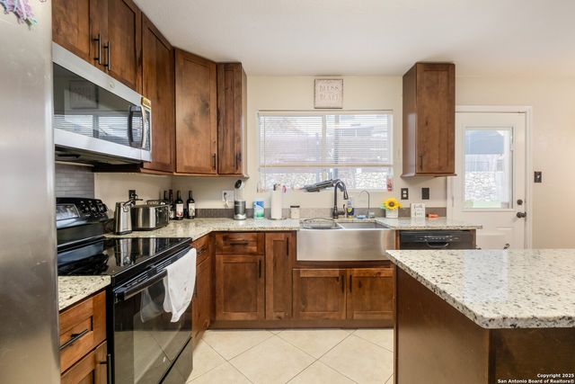 141 Briar St, Cibolo, TX 78108