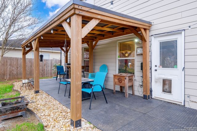 141 Briar St, Cibolo, TX 78108