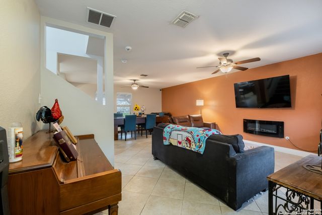 141 Briar St, Cibolo, TX 78108