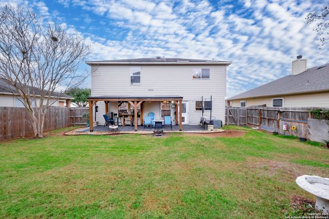 141 Briar St, Cibolo, TX 78108