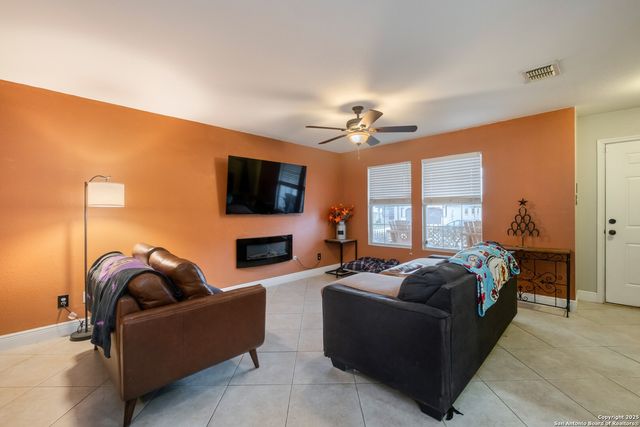 141 Briar St, Cibolo, TX 78108