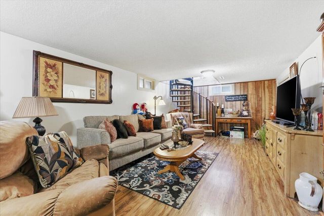 446 MOUNT VERNON Street, Council Bluffs, IA 51503