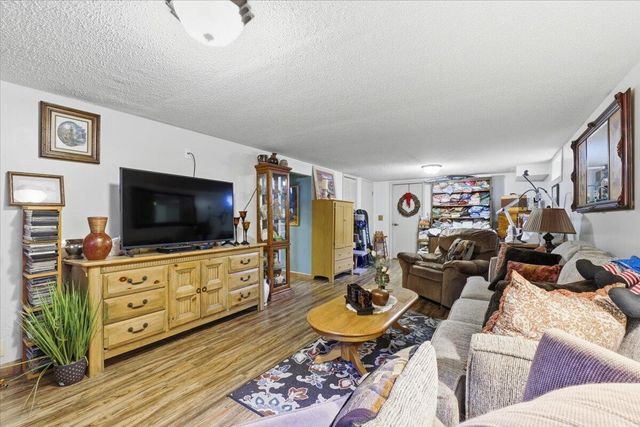 446 MOUNT VERNON Street, Council Bluffs, IA 51503