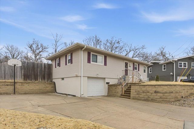 446 MOUNT VERNON Street, Council Bluffs, IA 51503