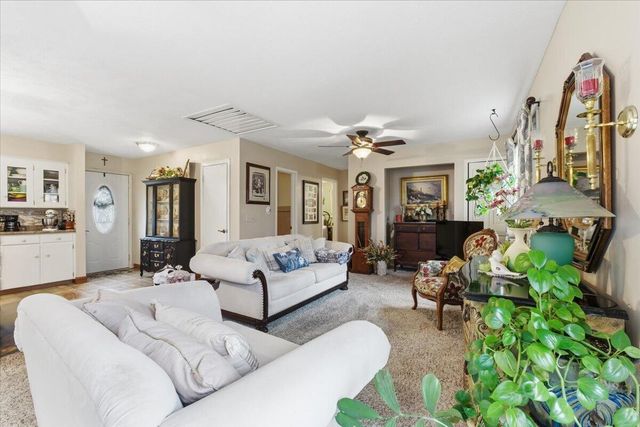 446 MOUNT VERNON Street, Council Bluffs, IA 51503