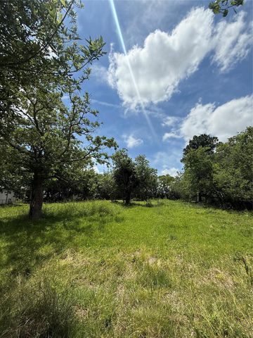 2929 2nd Avenue N, Texas City, TX 77590