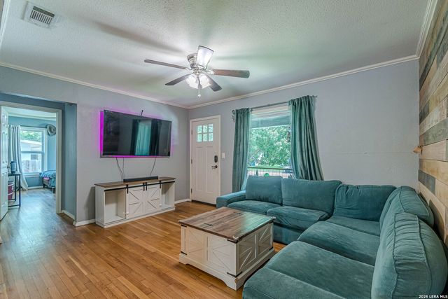 746 W Merriweather, New Braunfels, TX 78130