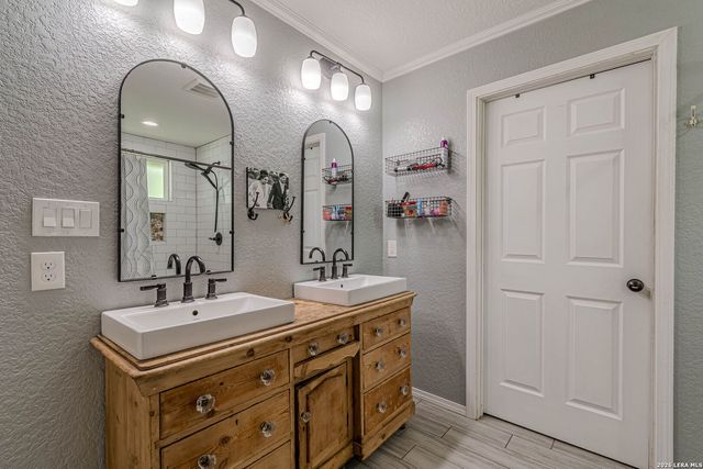 746 W Merriweather, New Braunfels, TX 78130