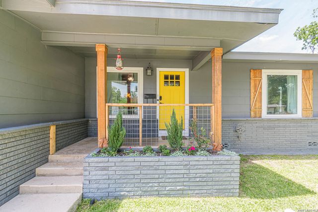 746 W Merriweather, New Braunfels, TX 78130