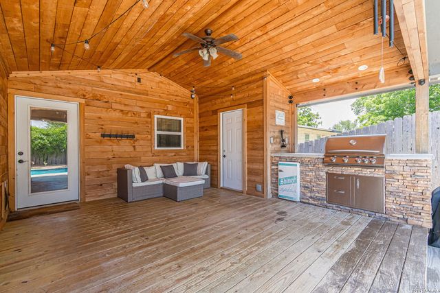 746 W Merriweather, New Braunfels, TX 78130