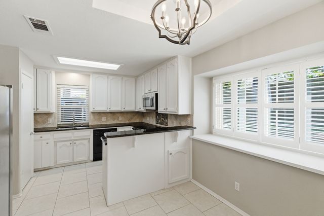 1704 Saxon Drive, Bedford, TX 76021