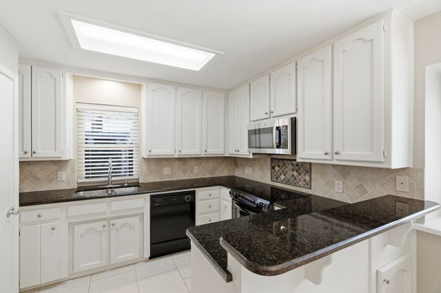 1704 Saxon Drive, Bedford, TX 76021