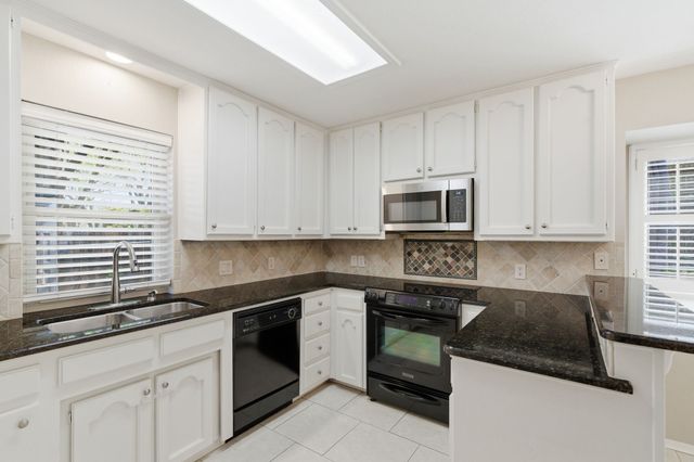 1704 Saxon Drive, Bedford, TX 76021