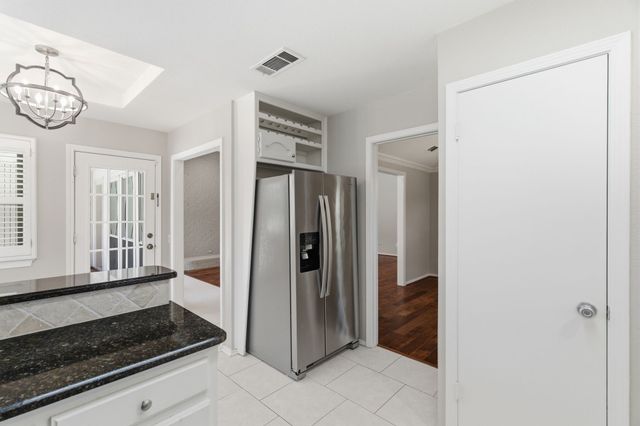 1704 Saxon Drive, Bedford, TX 76021