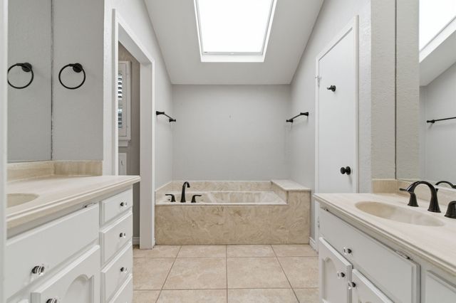 1704 Saxon Drive, Bedford, TX 76021