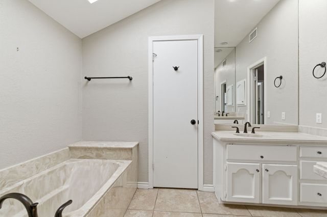 1704 Saxon Drive, Bedford, TX 76021