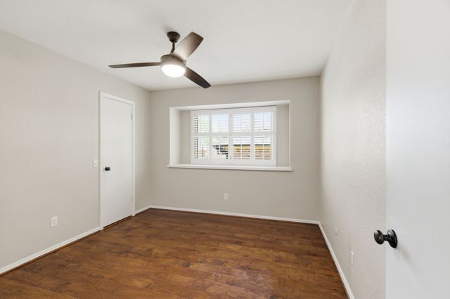 1704 Saxon Drive, Bedford, TX 76021