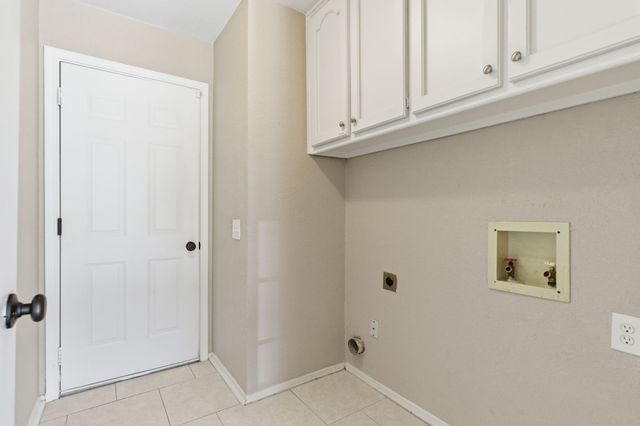 1704 Saxon Drive, Bedford, TX 76021