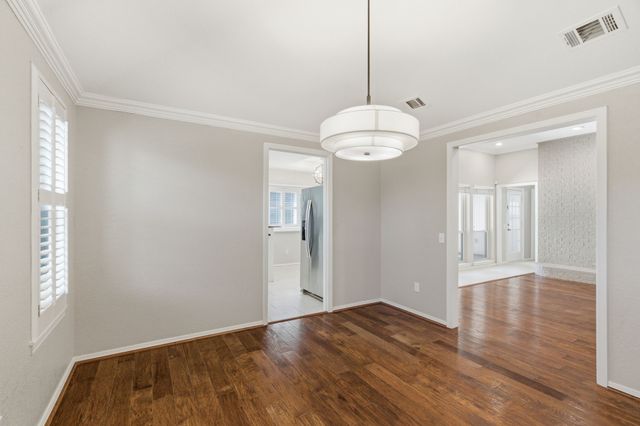 1704 Saxon Drive, Bedford, TX 76021