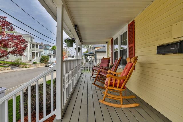 170 Warwick St, Lowell, MA 01851