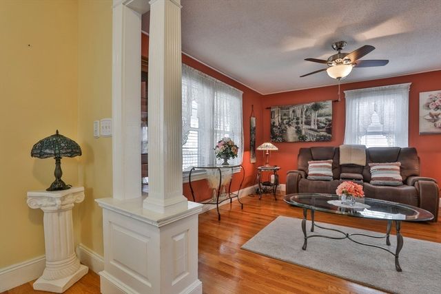 170 Warwick St, Lowell, MA 01851