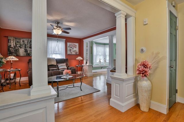 170 Warwick St, Lowell, MA 01851