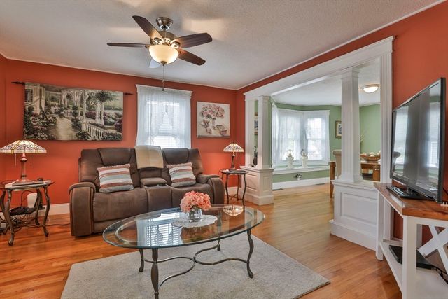 170 Warwick St, Lowell, MA 01851
