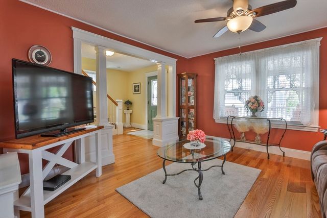 170 Warwick St, Lowell, MA 01851