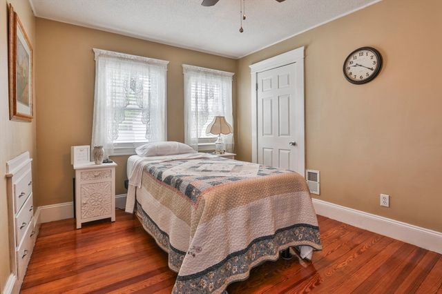 170 Warwick St, Lowell, MA 01851