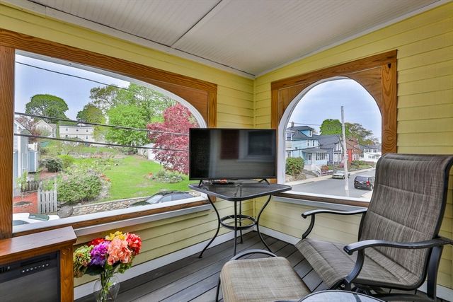 170 Warwick St, Lowell, MA 01851