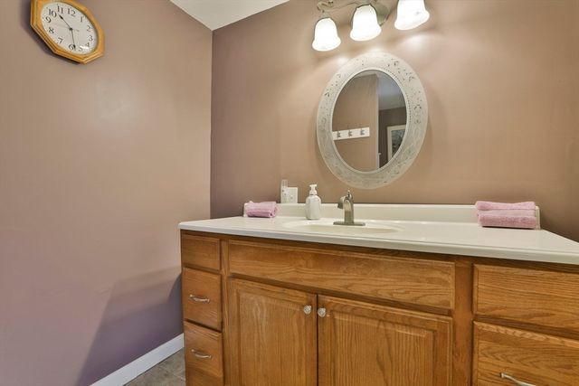 170 Warwick St, Lowell, MA 01851