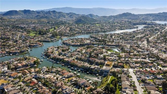 23633 Fair Weather, Canyon Lake, CA 92587