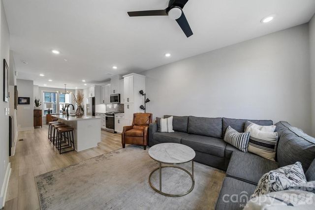 5007 Tiny Lane, Charlotte, NC 28203