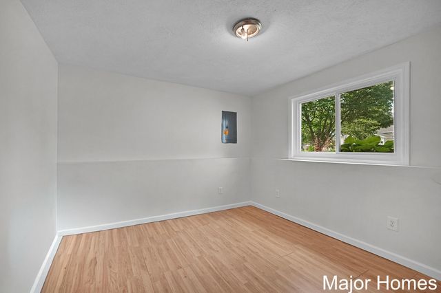 130 Regent Street Se, City Of Kentwood, MI 49548