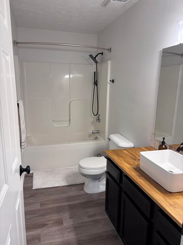 130 Regent Street Se, City Of Kentwood, MI 49548