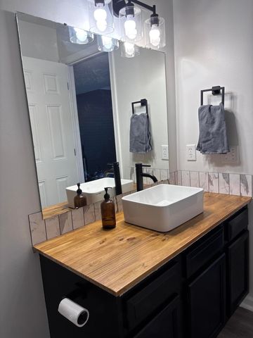 130 Regent Street Se, City Of Kentwood, MI 49548