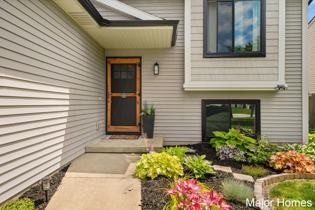 130 Regent Street Se, City Of Kentwood, MI 49548