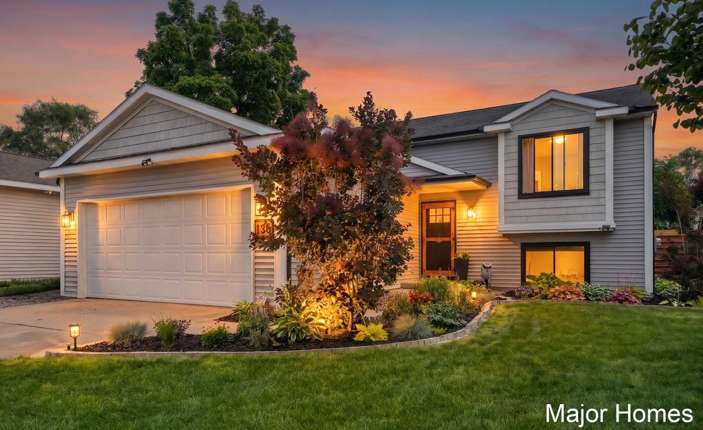130 Regent Street Se, City Of Kentwood, MI 49548