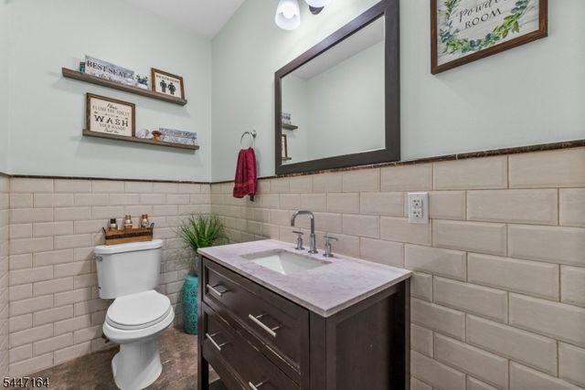 39 Paterson Ave, Clifton City, NJ 07014