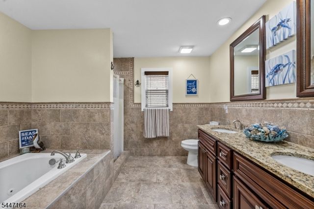 39 Paterson Ave, Clifton City, NJ 07014